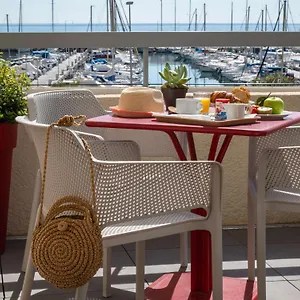 Hotel Ibis Budget Bord De **